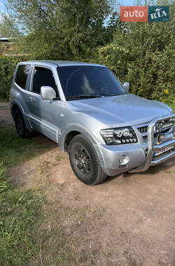 Внедорожник / Кроссовер Mitsubishi Pajero 2004 в 