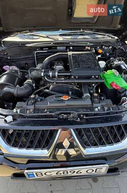 Внедорожник / Кроссовер Mitsubishi Pajero 2007 в 