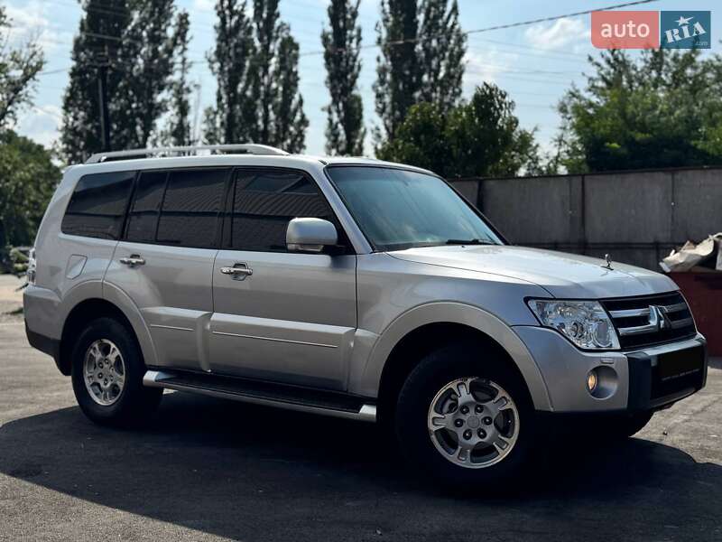 Внедорожник / Кроссовер Mitsubishi Pajero 2008 в Ахтырке