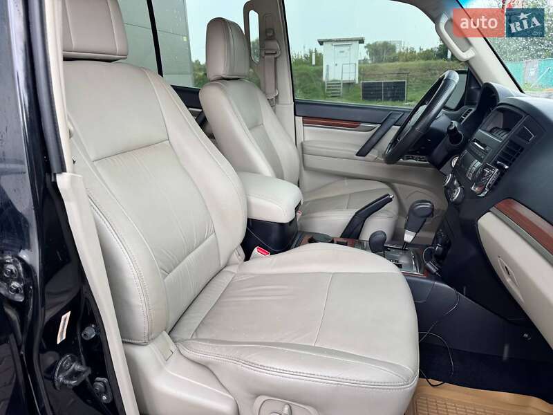 Внедорожник / Кроссовер Mitsubishi Pajero 2007 в Киеве