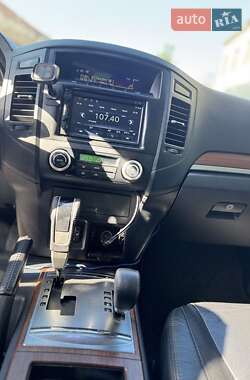 Внедорожник / Кроссовер Mitsubishi Pajero 2008 в 