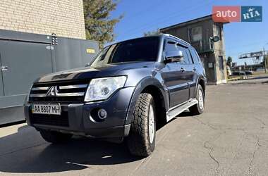 Внедорожник / Кроссовер Mitsubishi Pajero 2008 в 
