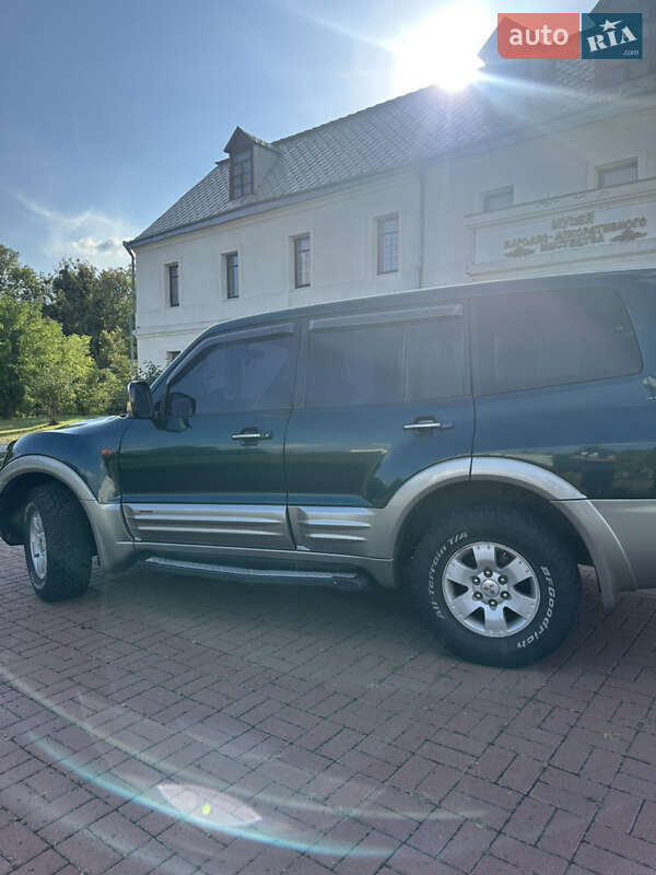 Внедорожник / Кроссовер Mitsubishi Pajero 2000 в Каневе