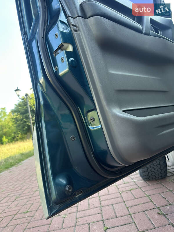 Внедорожник / Кроссовер Mitsubishi Pajero 2000 в Каневе