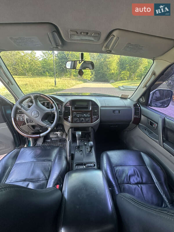 Внедорожник / Кроссовер Mitsubishi Pajero 2000 в Каневе