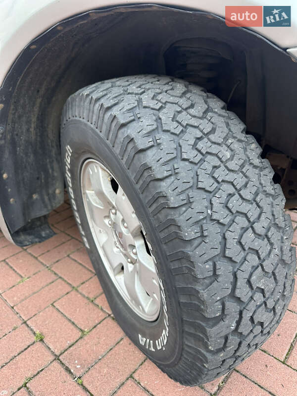 Внедорожник / Кроссовер Mitsubishi Pajero 2000 в Каневе