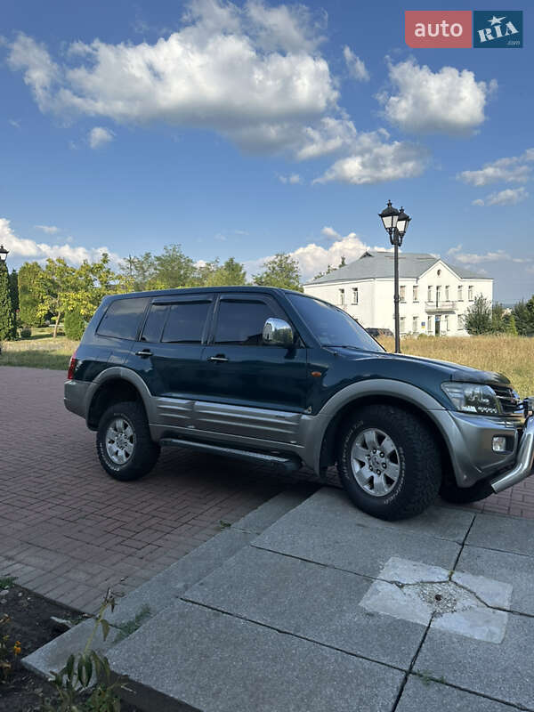Внедорожник / Кроссовер Mitsubishi Pajero 2000 в Каневе