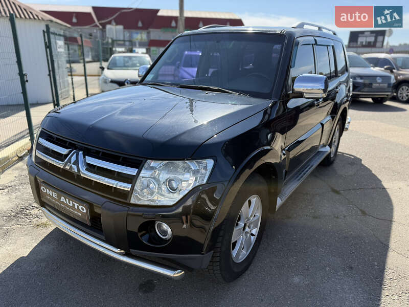 Внедорожник / Кроссовер Mitsubishi Pajero 2008 в 