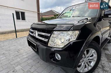 Внедорожник / Кроссовер Mitsubishi Pajero 2007 в 