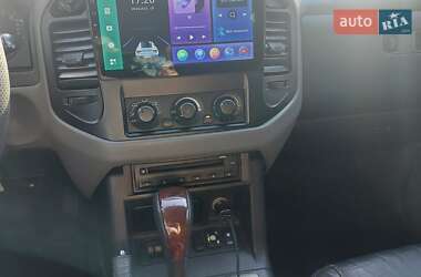 Внедорожник / Кроссовер Mitsubishi Pajero 2007 в 