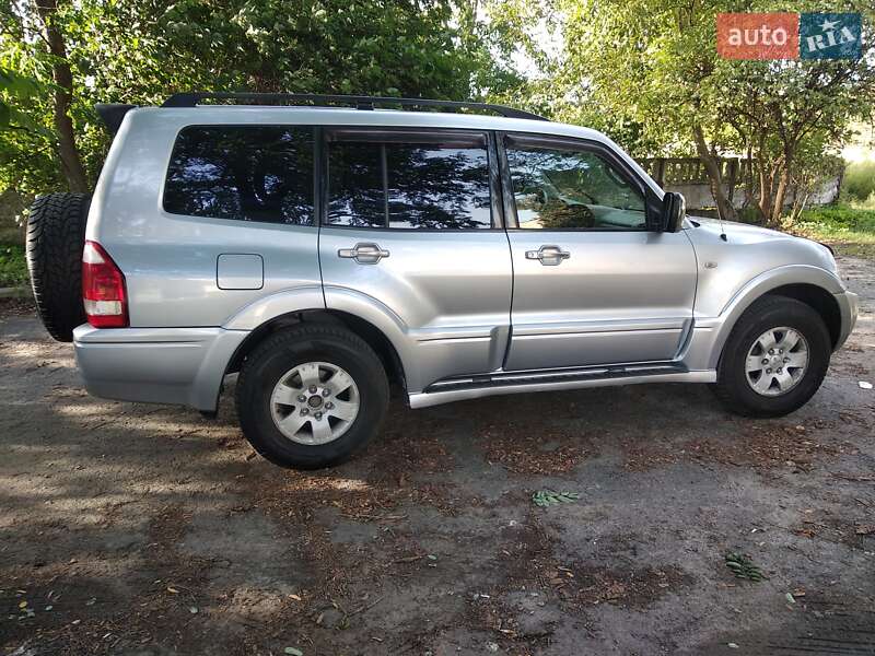 Mitsubishi Pajero 2003