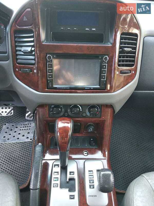 Внедорожник / Кроссовер Mitsubishi Pajero 2003 в Хмельницком