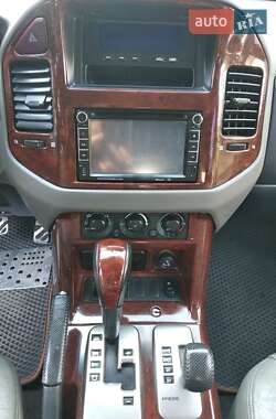 Позашляховик / Кросовер Mitsubishi Pajero 2003 в 