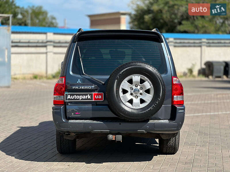 Внедорожник / Кроссовер Mitsubishi Pajero 2006 в Одессе