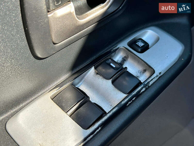 Внедорожник / Кроссовер Mitsubishi Pajero 2006 в Одессе