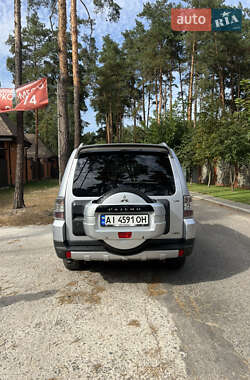 Внедорожник / Кроссовер Mitsubishi Pajero 2007 в 