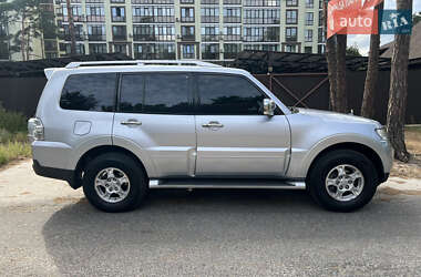 Внедорожник / Кроссовер Mitsubishi Pajero 2007 в 