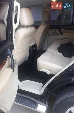 Позашляховик / Кросовер Mitsubishi Pajero 2007 в 