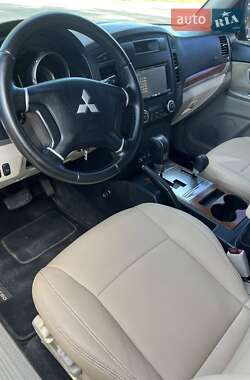 Позашляховик / Кросовер Mitsubishi Pajero 2007 в 