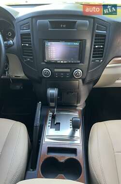 Позашляховик / Кросовер Mitsubishi Pajero 2007 в 
