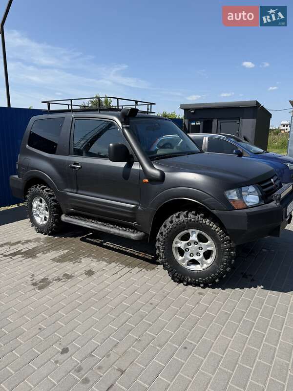 Mitsubishi Pajero 2000