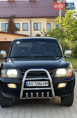 Внедорожник / Кроссовер Mitsubishi Pajero 2001 в 