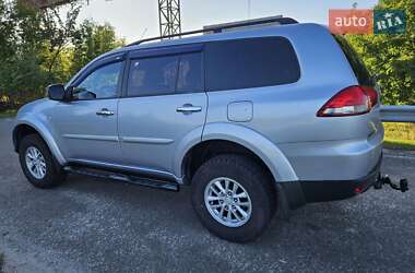 Позашляховик / Кросовер Mitsubishi Pajero 2014 в 