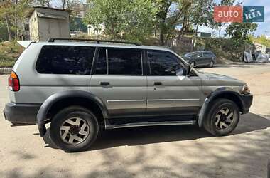Внедорожник / Кроссовер Mitsubishi Pajero 2000 в 