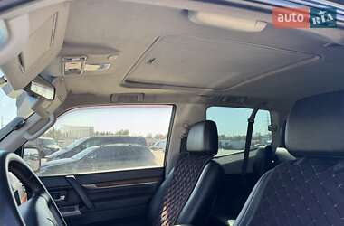 Внедорожник / Кроссовер Mitsubishi Pajero 2007 в 