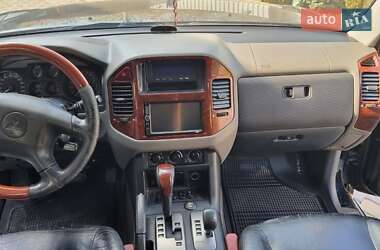 Внедорожник / Кроссовер Mitsubishi Pajero 2006 в 