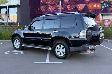 Внедорожник / Кроссовер Mitsubishi Pajero 2007 в 