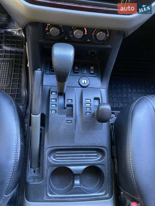 Внедорожник / Кроссовер Mitsubishi Pajero 2002 в Дубно фото 17 Внедорожник / Кроссовер Mitsubishi Pajero 2002 в Дубно