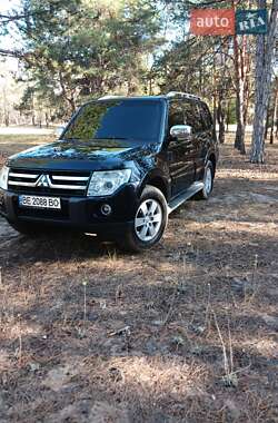Внедорожник / Кроссовер Mitsubishi Pajero 2008 в 