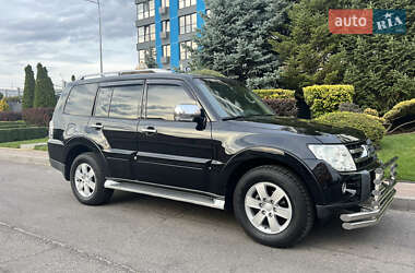 Внедорожник / Кроссовер Mitsubishi Pajero 2007 в 