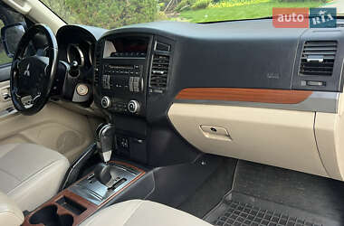 Внедорожник / Кроссовер Mitsubishi Pajero 2007 в 