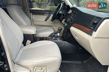 Внедорожник / Кроссовер Mitsubishi Pajero 2007 в 
