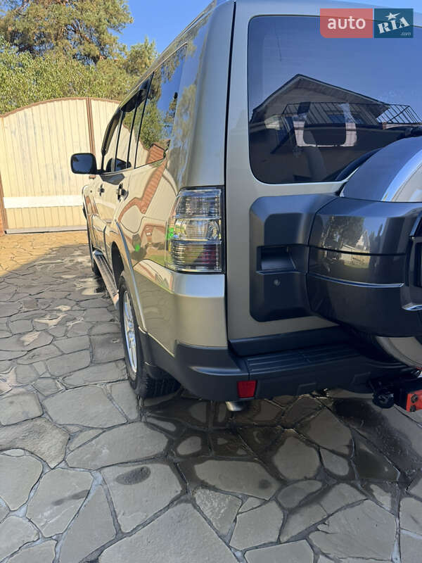Внедорожник / Кроссовер Mitsubishi Pajero 2007 в Киеве