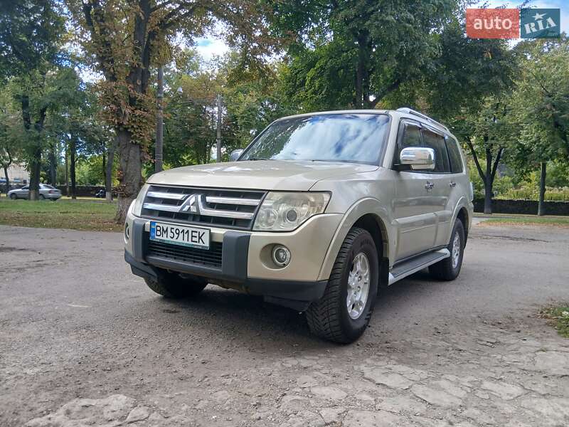 Внедорожник / Кроссовер Mitsubishi Pajero 2007 в Сумах