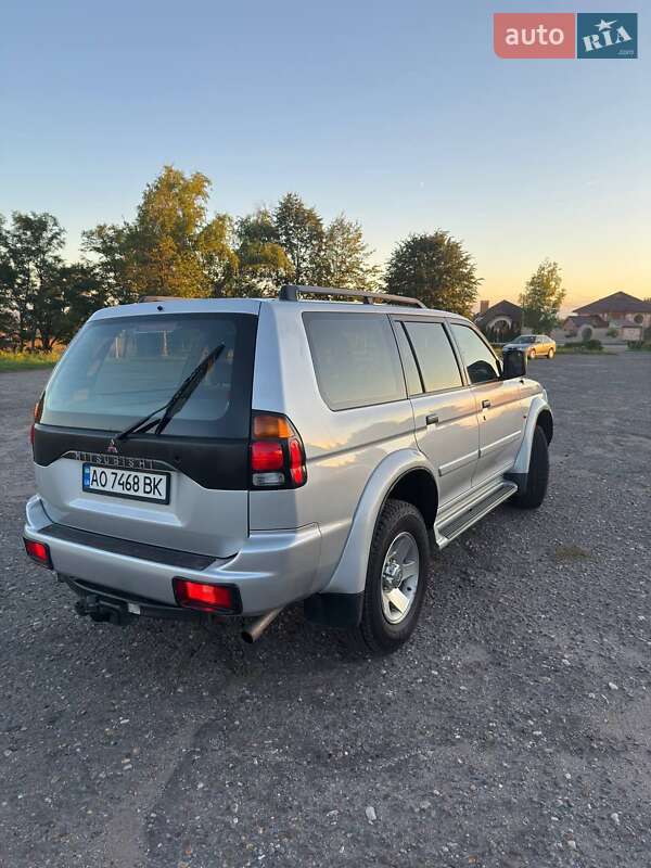 Внедорожник / Кроссовер Mitsubishi Pajero 2002 в Ужгороде