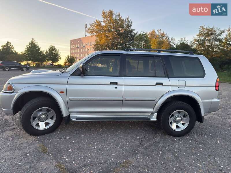 Внедорожник / Кроссовер Mitsubishi Pajero 2002 в Ужгороде