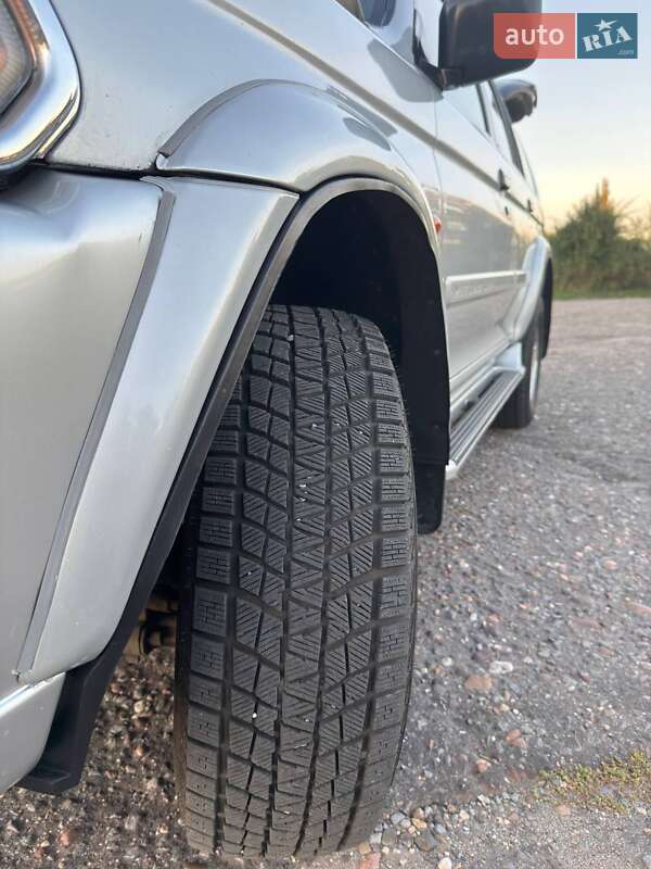 Внедорожник / Кроссовер Mitsubishi Pajero 2002 в Ужгороде