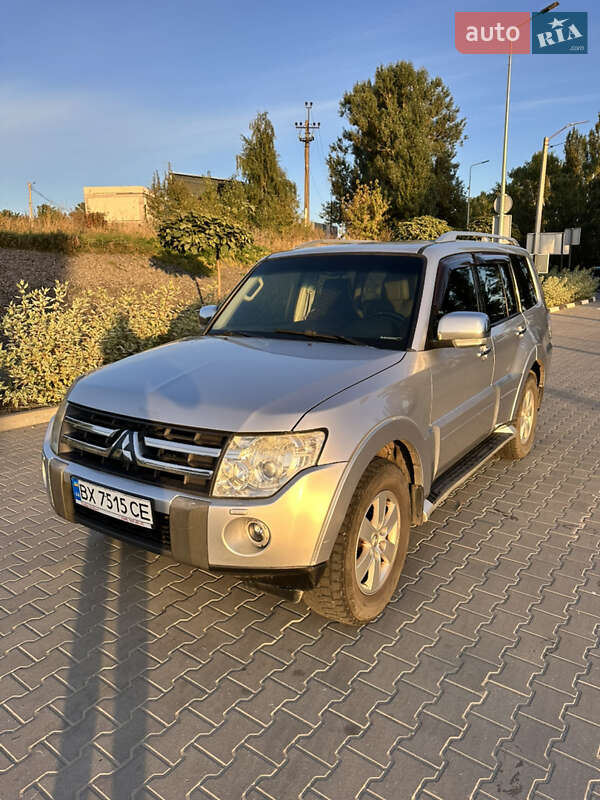 Внедорожник / Кроссовер Mitsubishi Pajero 2007 в Хмельницком