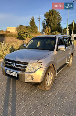 Внедорожник / Кроссовер Mitsubishi Pajero 2007 в 