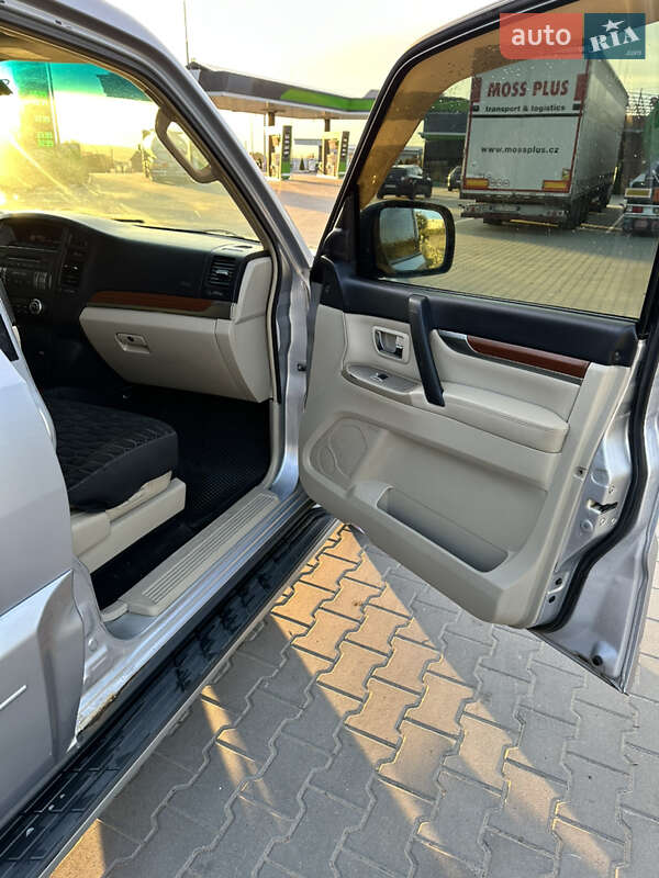 Внедорожник / Кроссовер Mitsubishi Pajero 2007 в Хмельницком
