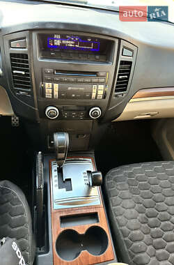 Внедорожник / Кроссовер Mitsubishi Pajero 2007 в 
