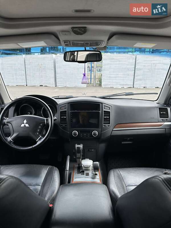 Внедорожник / Кроссовер Mitsubishi Pajero 2007 в Черкассах фото 13 Внедорожник / Кроссовер Mitsubishi Pajero 2007 в Черкассах