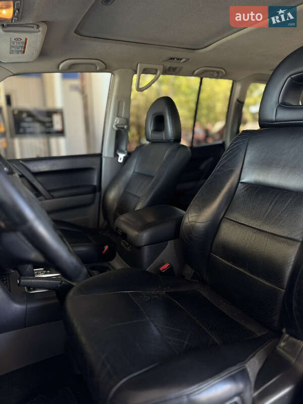 Внедорожник / Кроссовер Mitsubishi Pajero 2004 в Николаеве