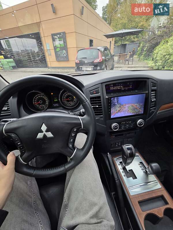 Внедорожник / Кроссовер Mitsubishi Pajero 2008 в Киеве