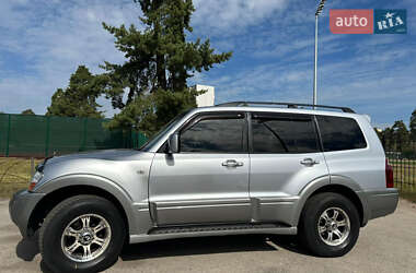 Позашляховик / Кросовер Mitsubishi Pajero 2004 в Києві
