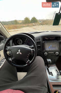 Внедорожник / Кроссовер Mitsubishi Pajero 2007 в 